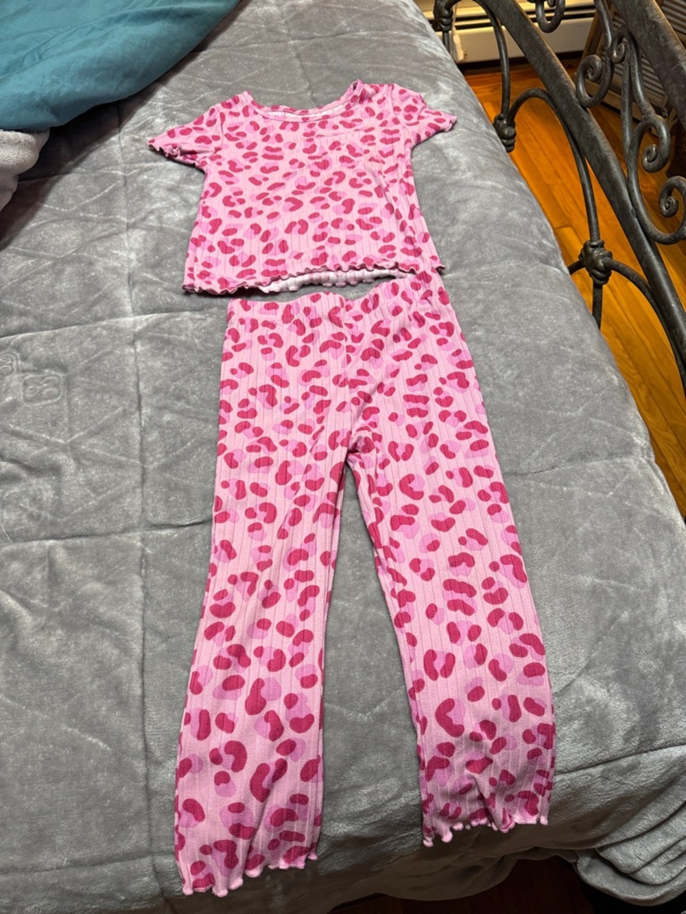 Girls Pink Leopard-Print Ribbed Pajama Set